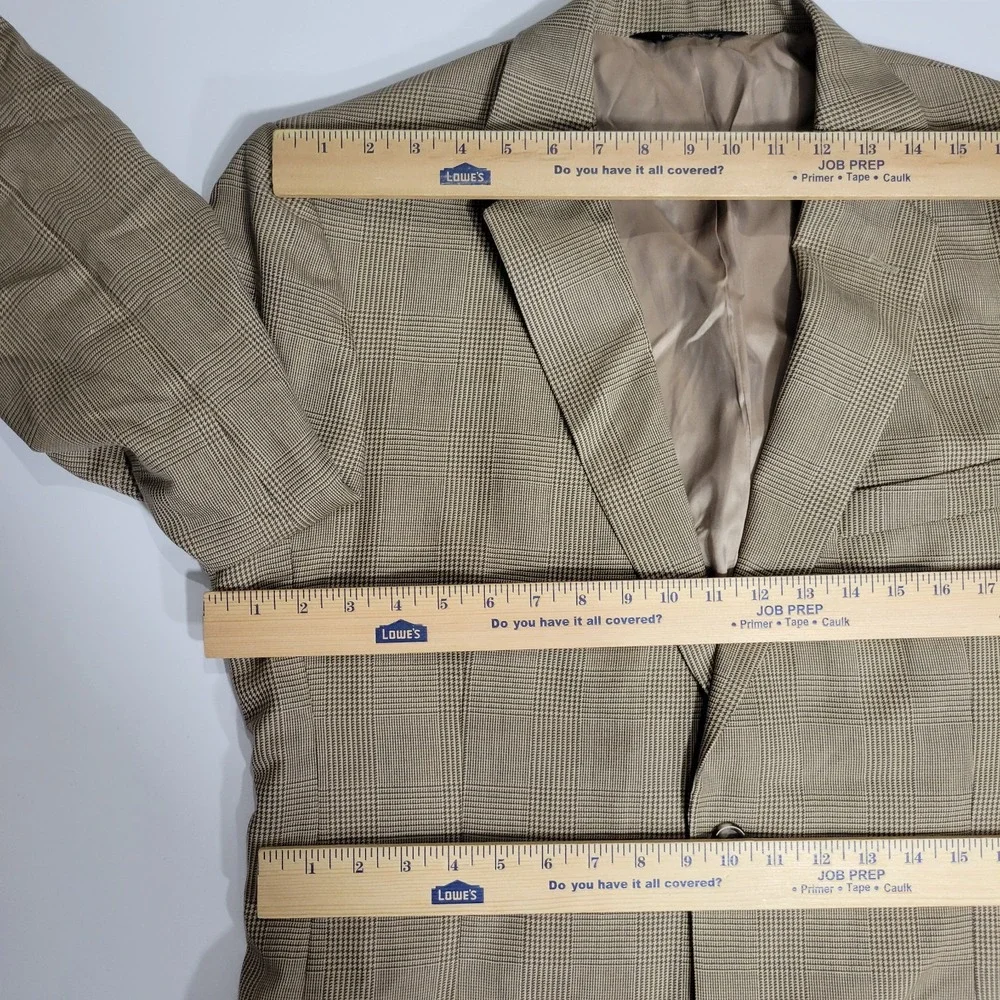 JOS A‎ BANK Men's Sport Coat Blazer Two Button Beige Plaid Wool Size 42L